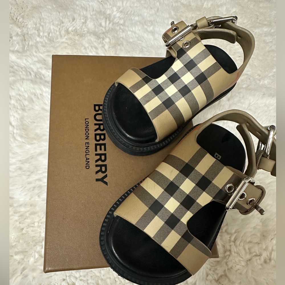 Burberry toddler sandals size- Eur 23/US -7.
